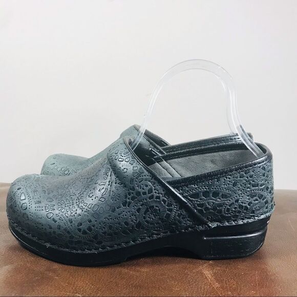 Dansko black leather patterned professional clogs - Picture 7 of 8